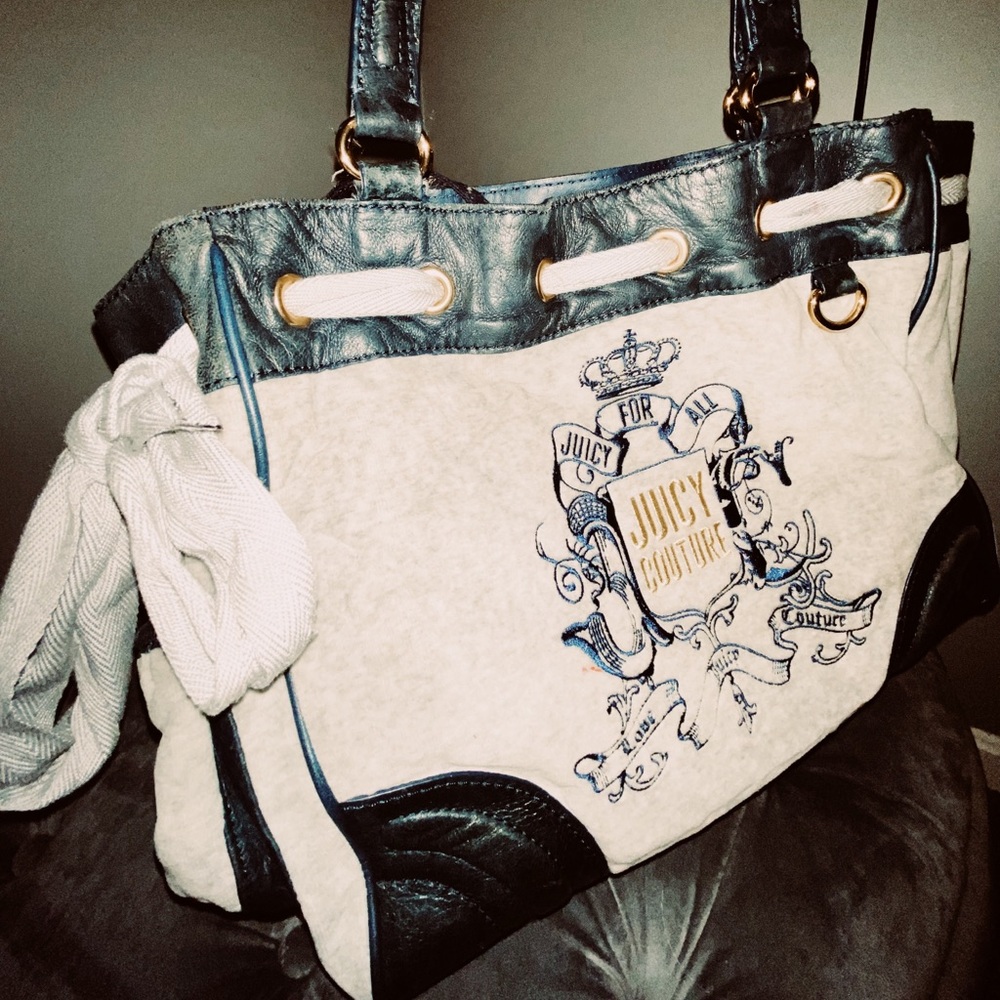Soft grey Tshirt Juicy Couture Bag 💋